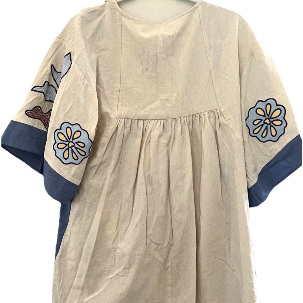 Umgee Embroidered Beige and Blue Women's dress sz small - Picture 3 of 4